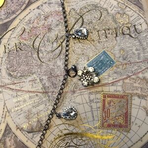 079 Chic Silver and Crystal Floral Necklace